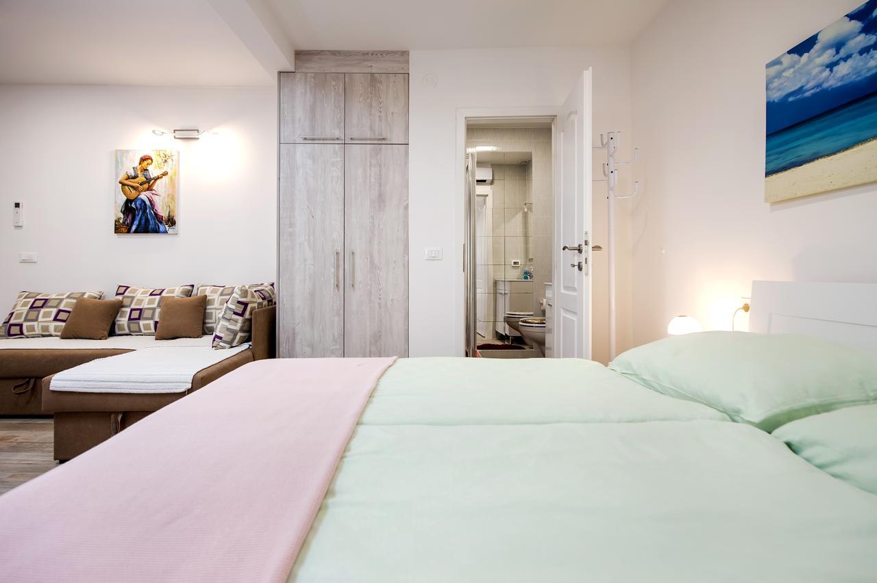 La Svalba Rooms & Studios Rovinj Exterior photo